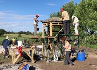 Con una jornada participativa, avanzó la construcción sustentable del Aula Nave en El Arraigo jornada participativa